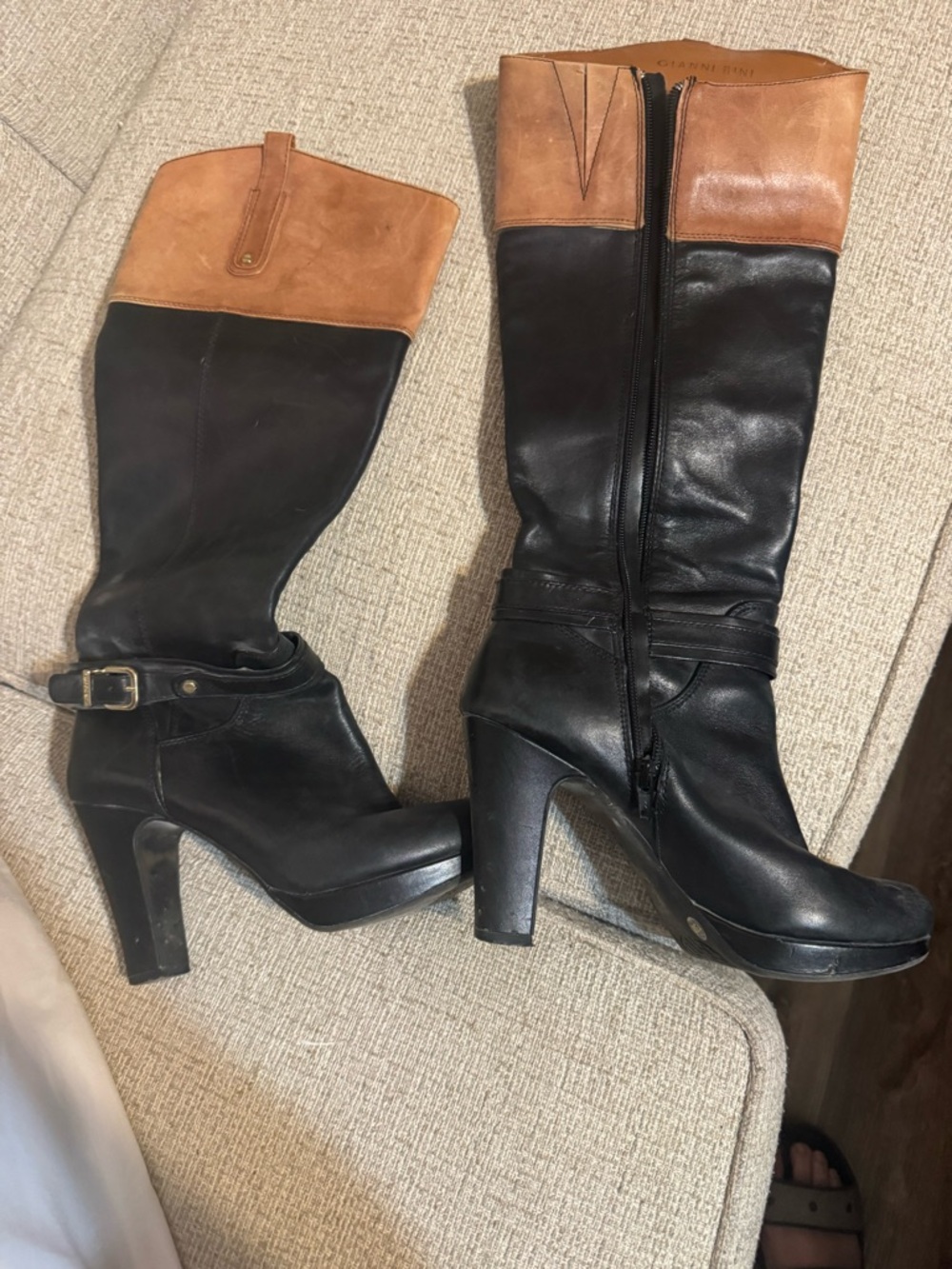 Black and Brown Two-Tone Leather Gianni Bini Knee-High Heeled Boots Sz7.5